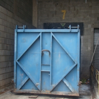 Container motorizado com grande capacidade de armazenamento de lixo