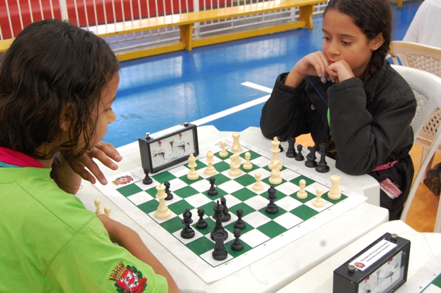 Dia Mundial do Xadrez – Escola Básica do 2.º e 3.º Ciclos do Caniço