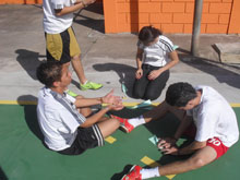 Os participantes participaram por provas típicas de gincana