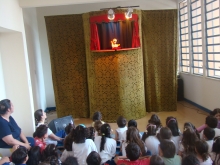 Biblioteca também recebe peças de teatro, como no caso da peça infantil Dr. Cacareco, em 2010