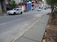 Reforma de calçadas na praça localizada na Rua Alameda dos Tucanos com a Rua Alameda das Andorinhas, no Recanto Verde