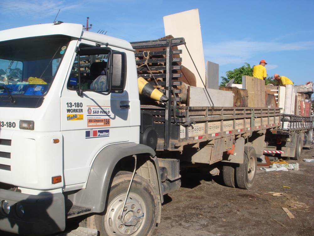 Operação Cata-Bagulho remove 50 toneladas de materiais da região
