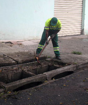 Serviços de manutenção do sistema de drenagem urbana na região