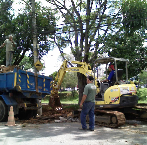 Calçadas do Parque Oyeno já estão sendo reconstruídas