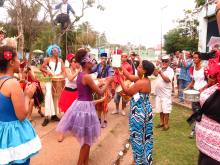 Inhana, atual diretora de carnaval do Príncipe Negro, recebe homenagem do Bloco da Nega Zilda na Praça do 65