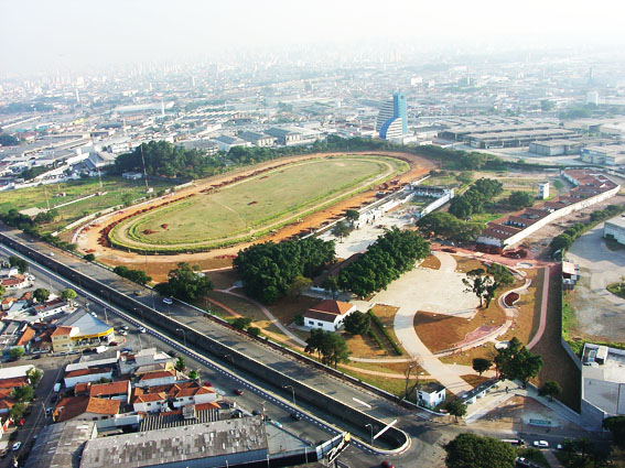 Vista aérea da Vila Guilherme, com o Parque Vila Guilherme/Trote