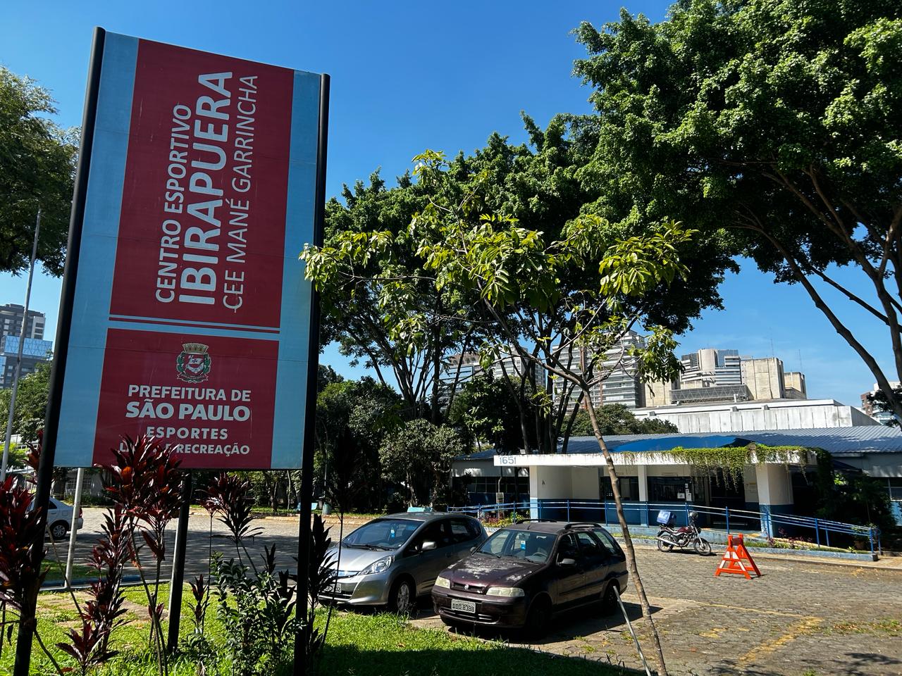 Na imagem, fachada do centro esportivo ibirapuera. 