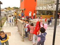 Crianças brincam no CEI Raquel Zumbano Altman, em Pirituba