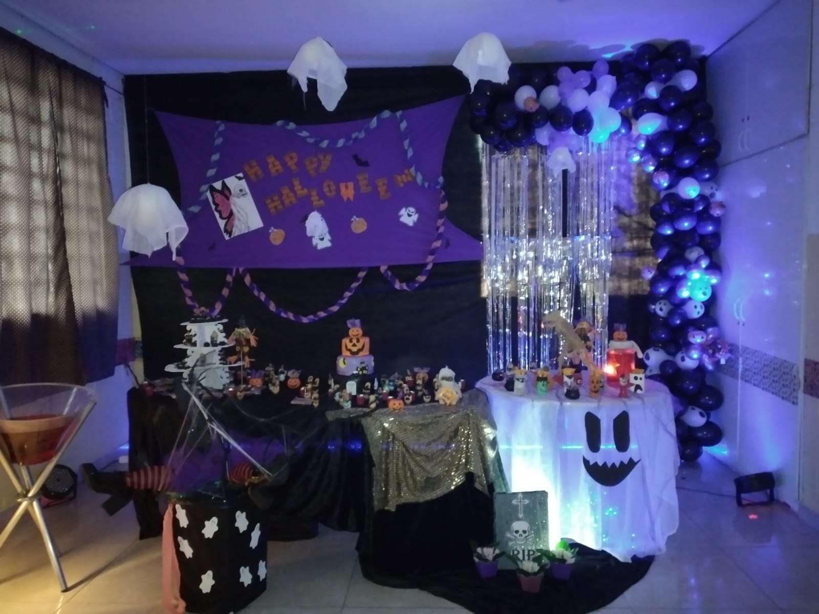 Metrópole promove festa de Halloween com tema de 'Era das Bruxas