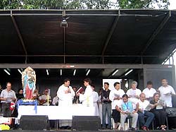 Padre Chicão celebra missa sertaneja no Guarapiranga