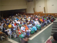 Catadores participam da reunião na Igreja Nossa Senhora da Paz