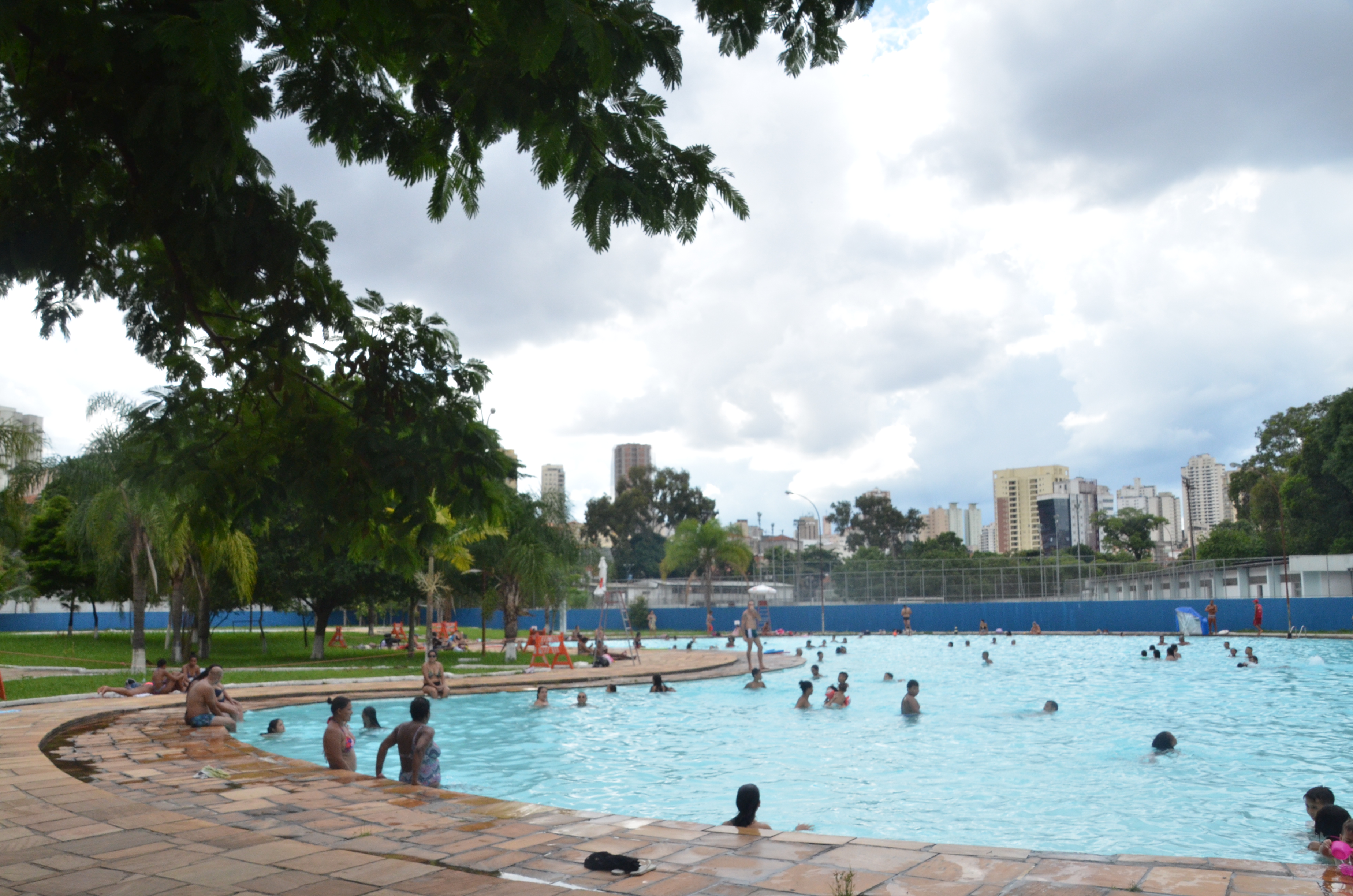 Piscina do Centro Esportivo Jardim São Paulo são opções para férias