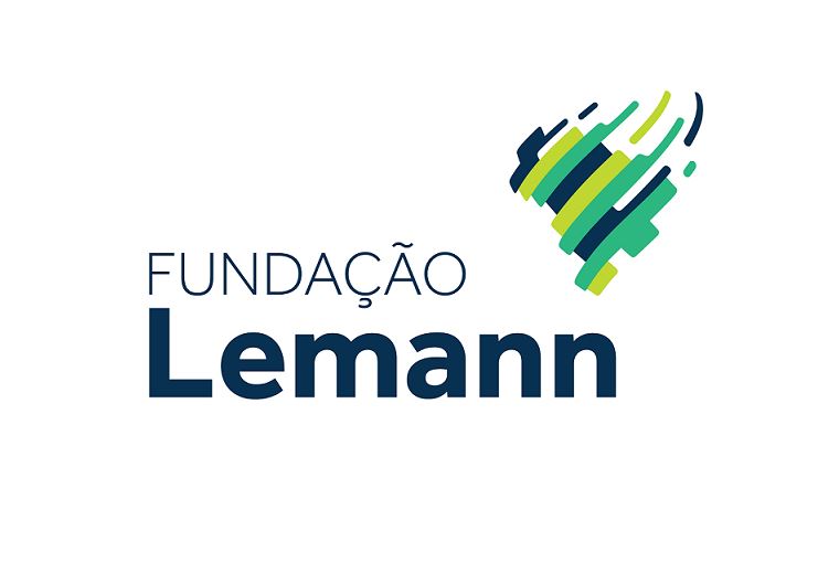 fundo branco com uma arte do mapa do Brasil em verde, amarelo e azul, e as palavras Fundação Lemann em azul escuro