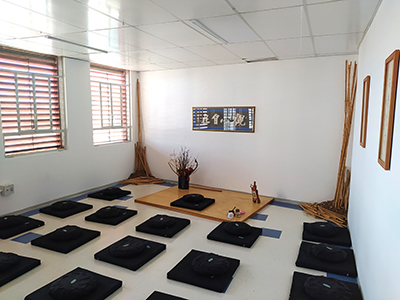 Foto da sala de meditação após a reforma