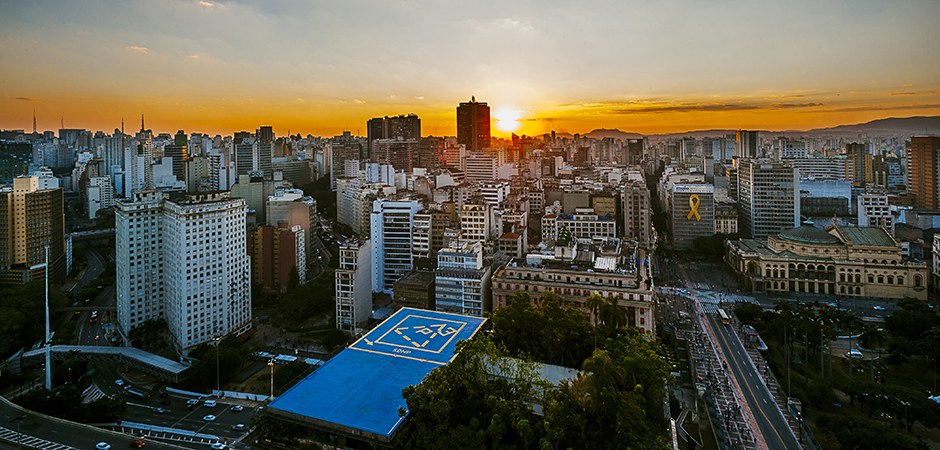 Foto aérea da cidade de São Paulo na parte onde tem a Prefeitura.