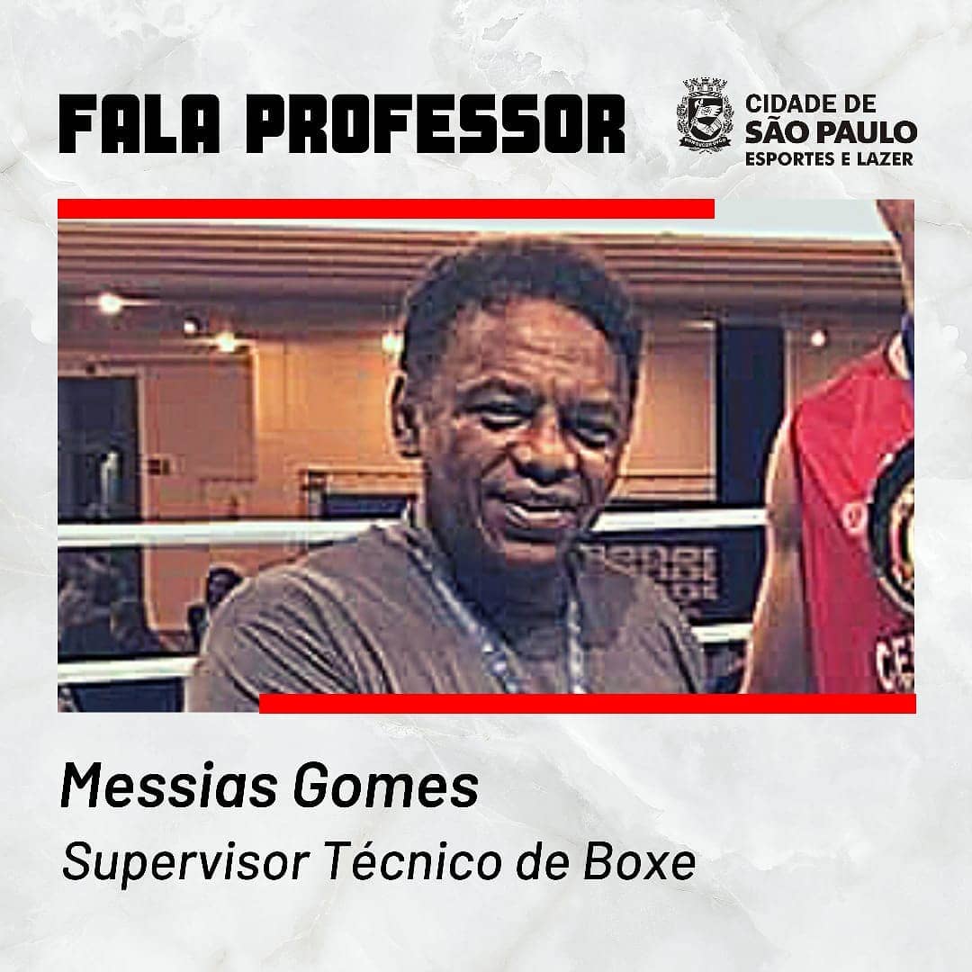 O Supervisor Técnico do boxe do Centro Olímpico, Messias Gomes, além do ombro de um atleta vestido de vermelho, cor do Centro Olímpico, à direita do professor.
