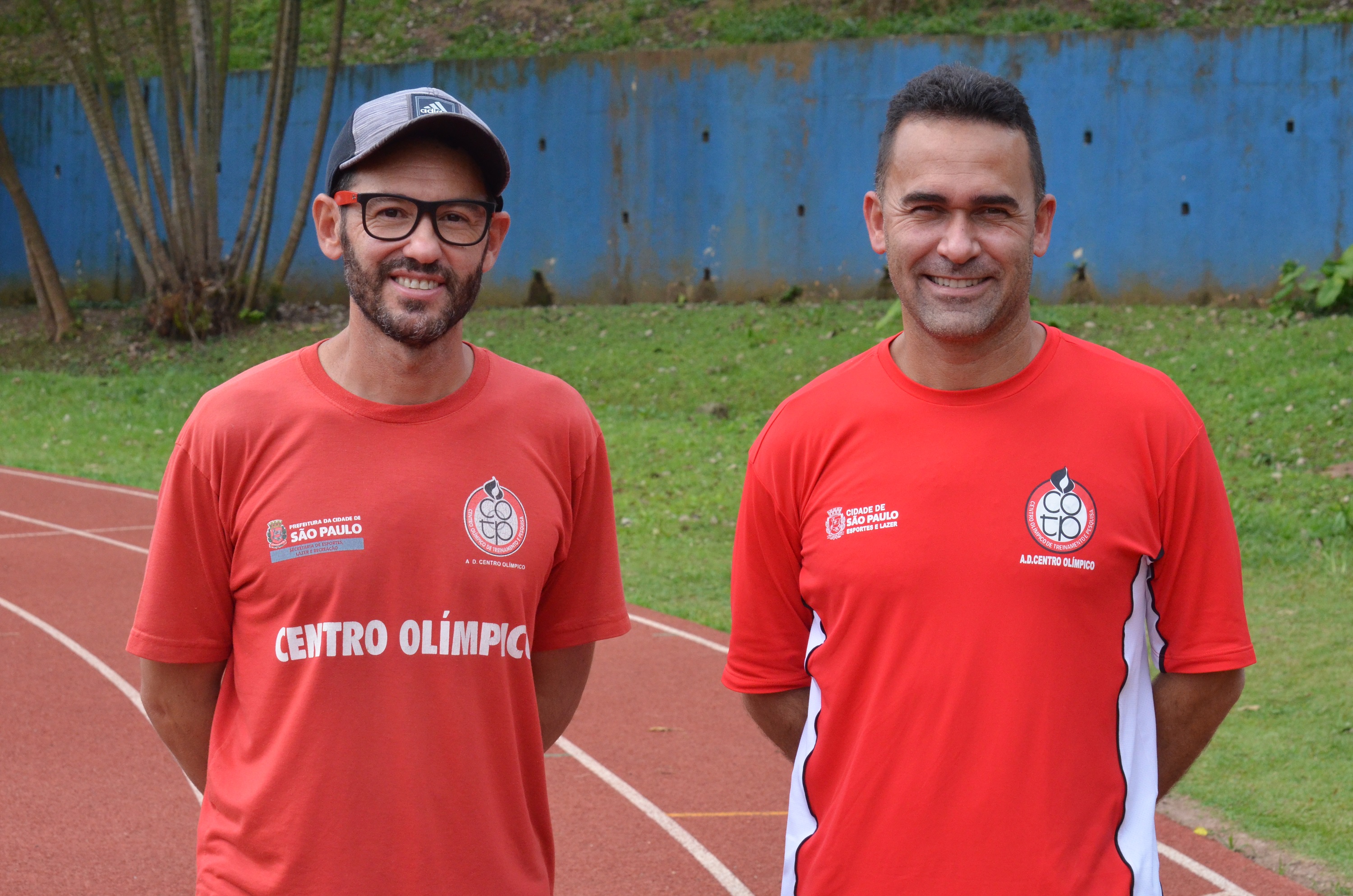 Na imagem, professores de atletismo convocado para os Jogos Pan-Americanos Juniores. Alexandre Morato, 49, foi convocado como treinador e Victor Fernandes, 42, irá como treinador chefe masculino.