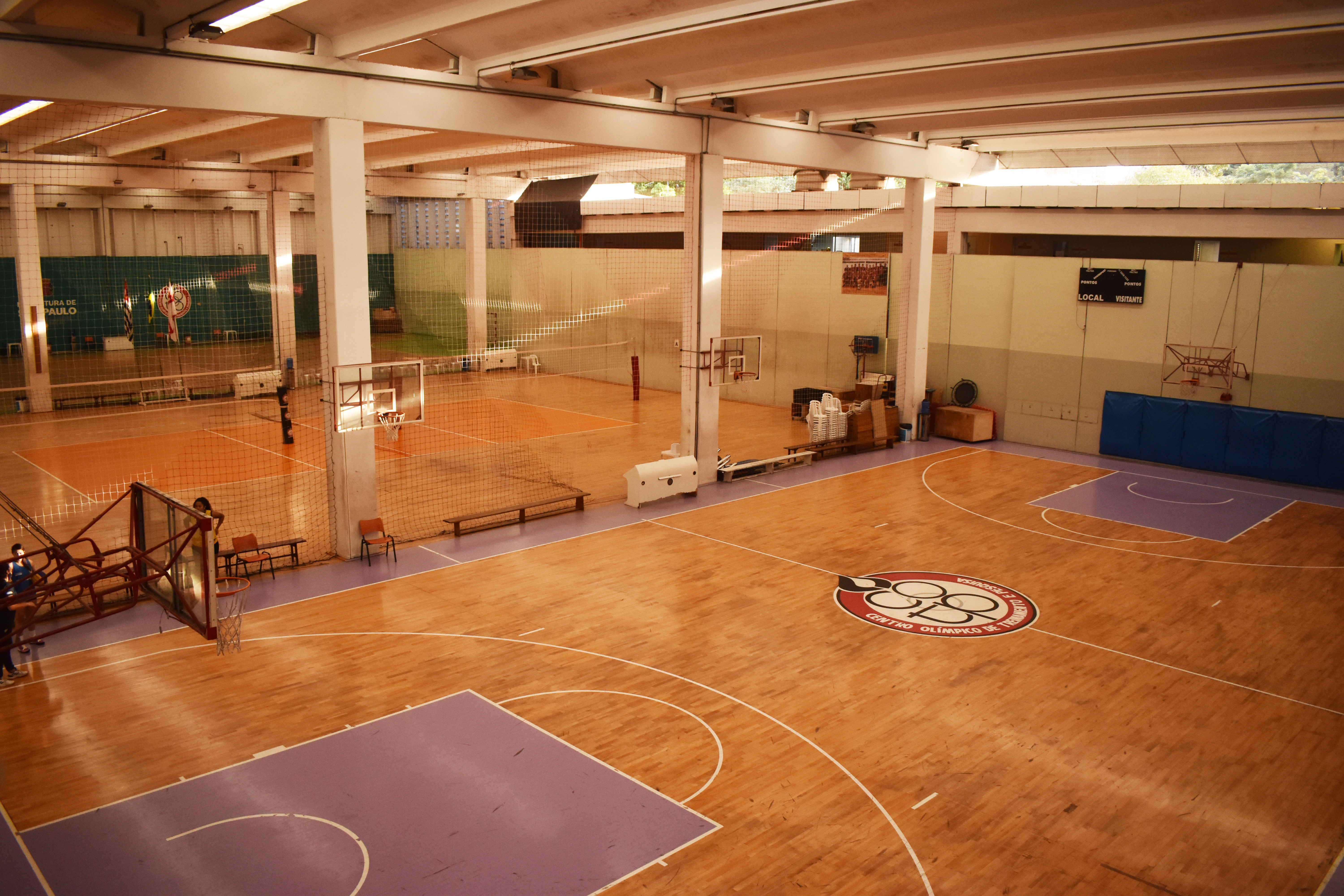 Quadras do Centro Olímpico para basquete, vôlei e handebol