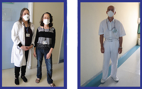 Duas fotos separadas, a do lado esquerdo com duas mulheres e a da direita com um médico. todos estão de máscara. 