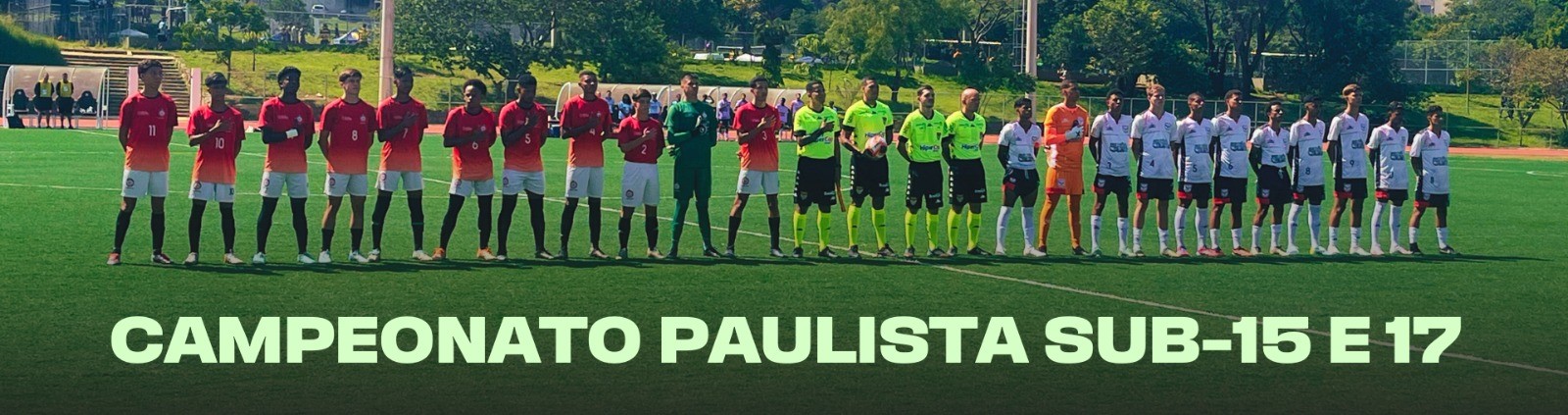 Na imagem, jogadores do Centro Olímpico perfilados para a estreia do Campeonato Paulista.