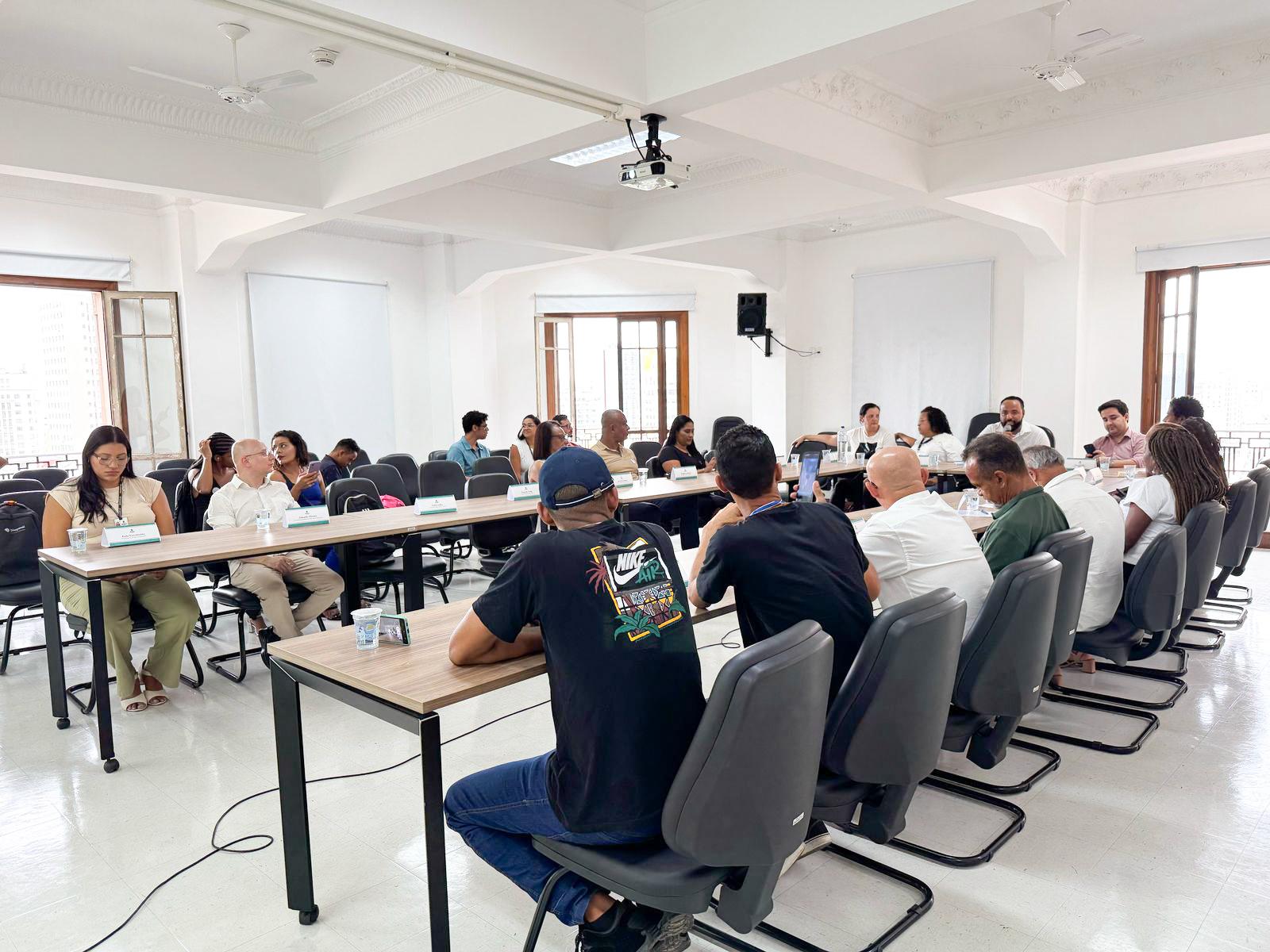 Equipe da SEHAB na reunião de posse do Conselho Gestor Jd Vitória.