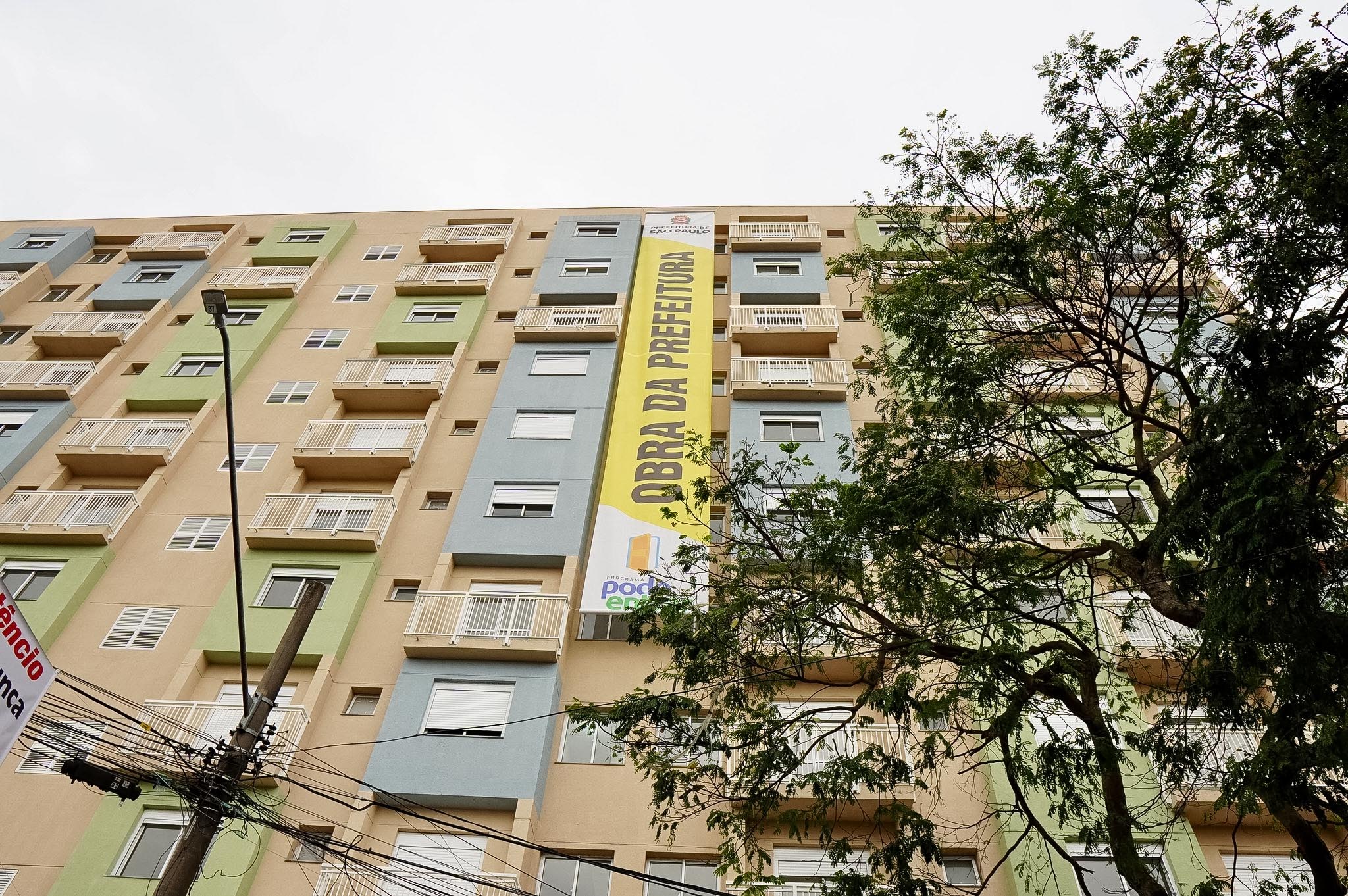 Condomínio A possui 100 apartamentos