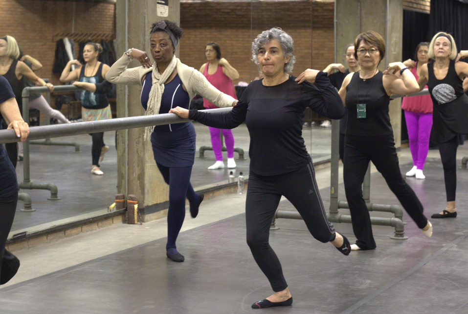 Alunas do Ballet do CCSP. Foto: Divulgação