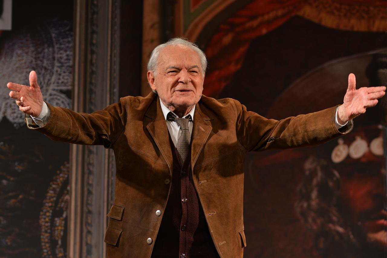 Espetáculo “Não Me Entrego, Não!”, de Othon Bastos, faz parte da mostra “2025 Em Cena”. Foto: Reprodução.