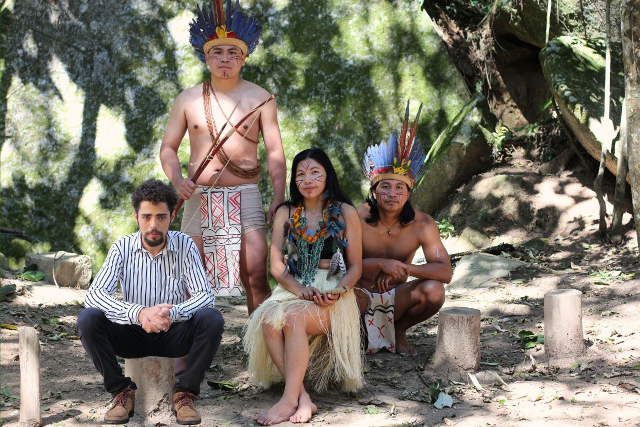 Peça de teatro TɨSADɨARÍ MA’SÃ, releitura de Romeu e Julieta. Foto: divulgação.