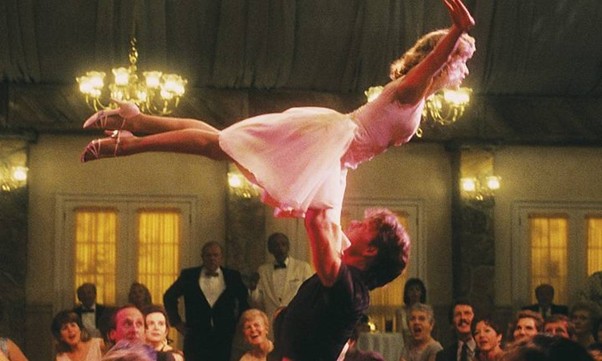 Cena do filme “Dirty Dancing” (1987), que compõe a curadoria de filmes da mostra “Dança É Pop” no Centro Cultural São Paulo. (Foto: Divulgação)