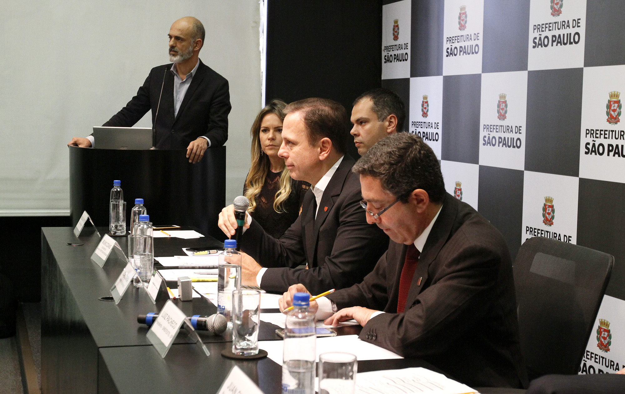 1092118-Novos Uniformes da CET e das Praças de Atendimento 