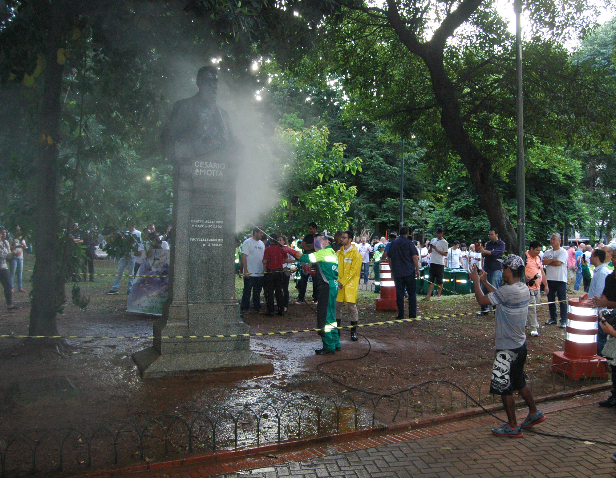 1084278-programa cidade linda praça da republica