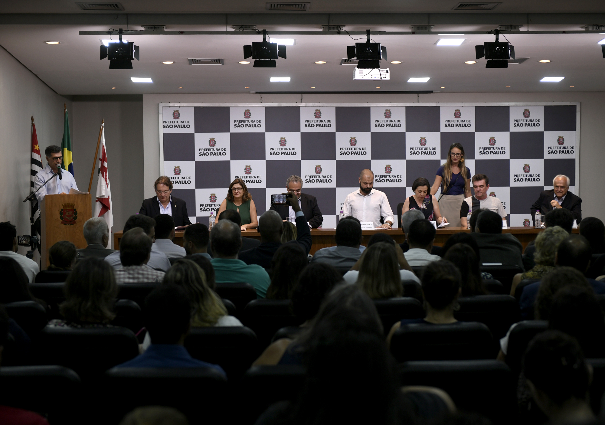 1153258-Assinatura do Termo de Cooperação do Projeto Tem Saída . SE Palmeiras . São Paulo FC . SC Corinthians . SMDE . SMDHC