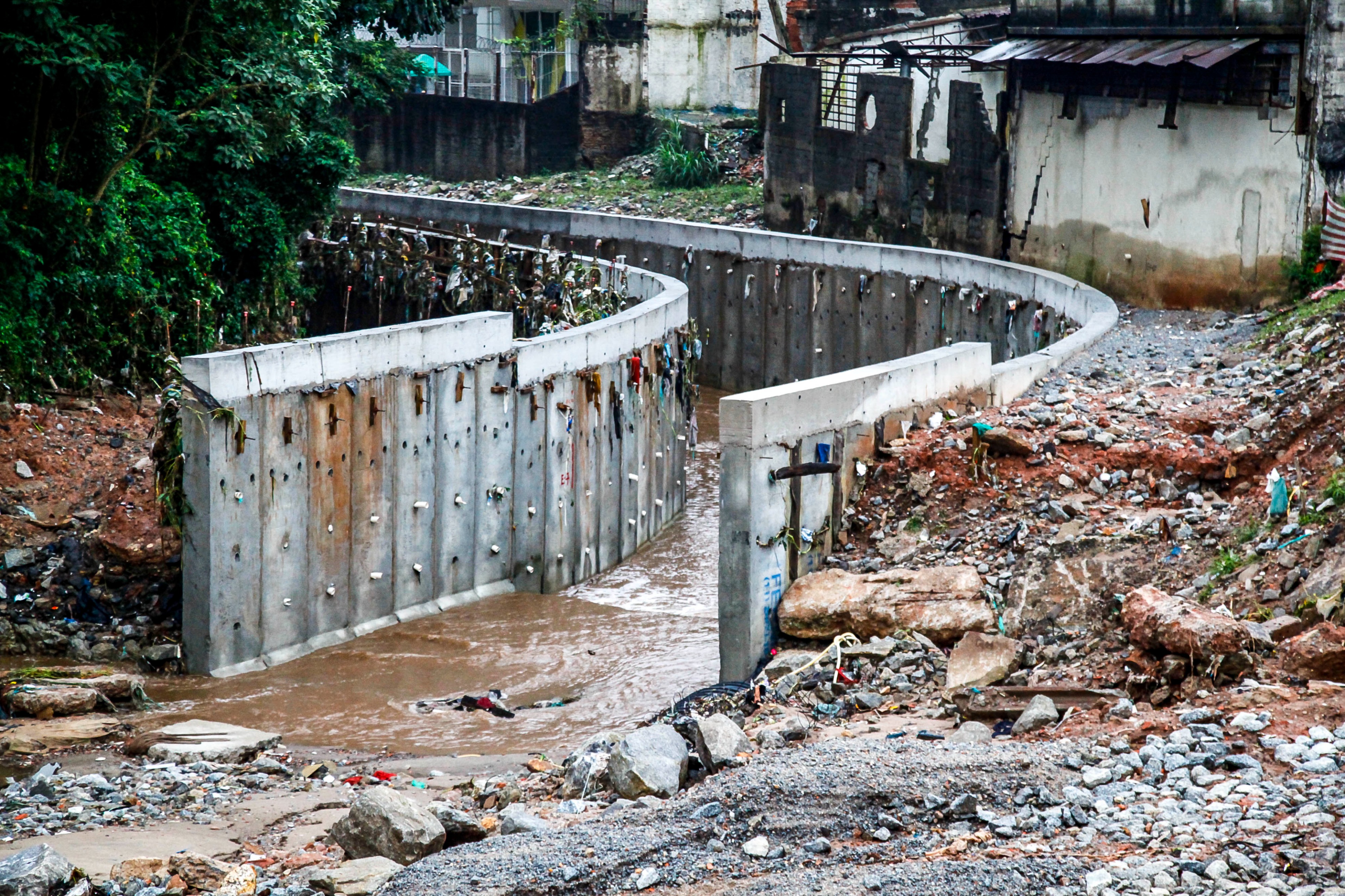 1235917-Vistorias às Obras de canalização do córrego Água dos Brancos (Capão Redondo)