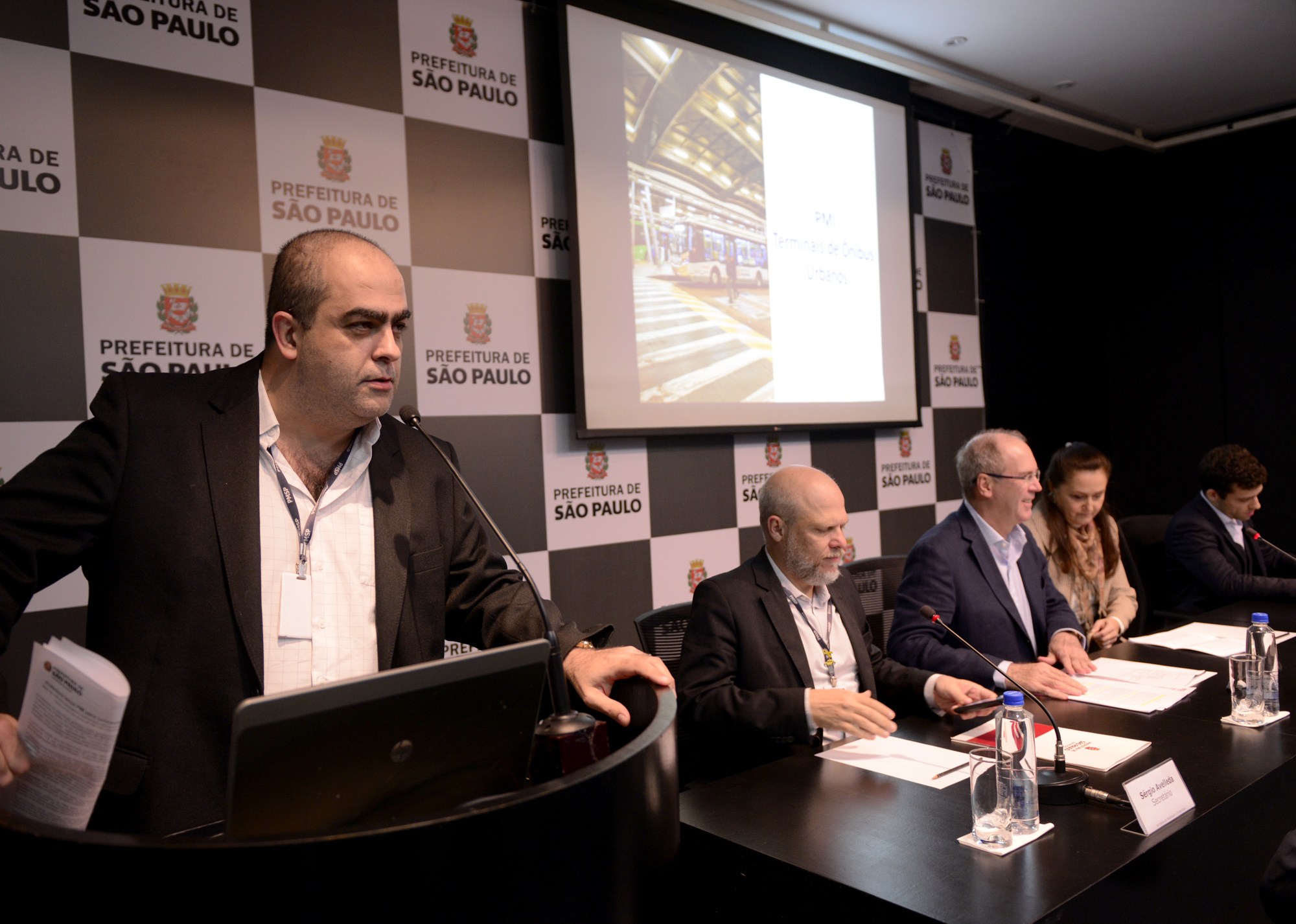 1245929-PMI Terminais de Ônibus Urbanos