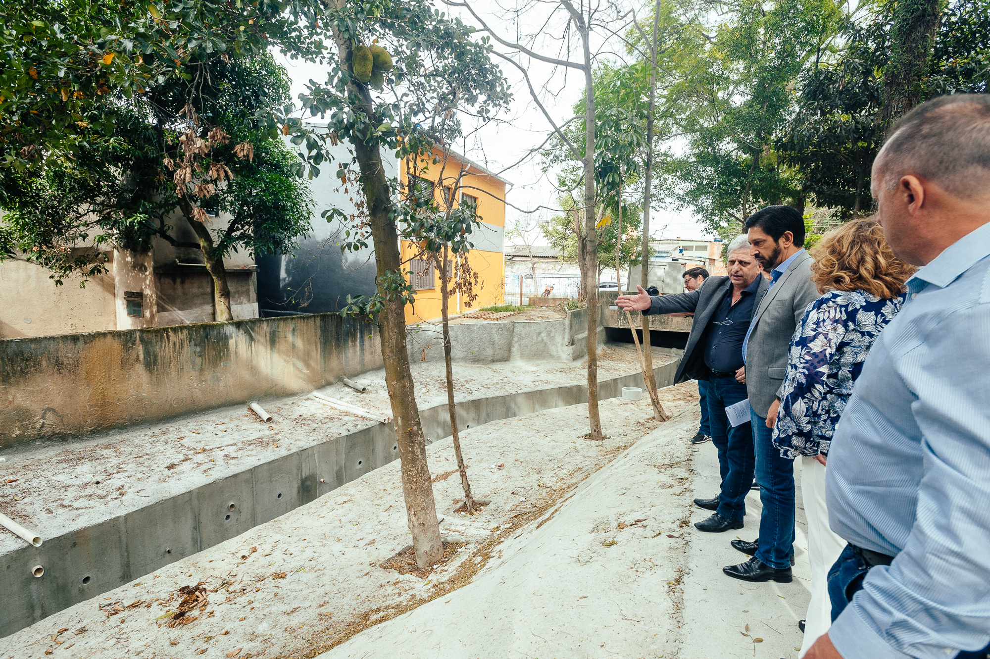 1426644-Visita Inaugural às Obras de Contenção das Margens dos Córregos da Rua Pacari da Mata e Rua Ilha dos Papagaios