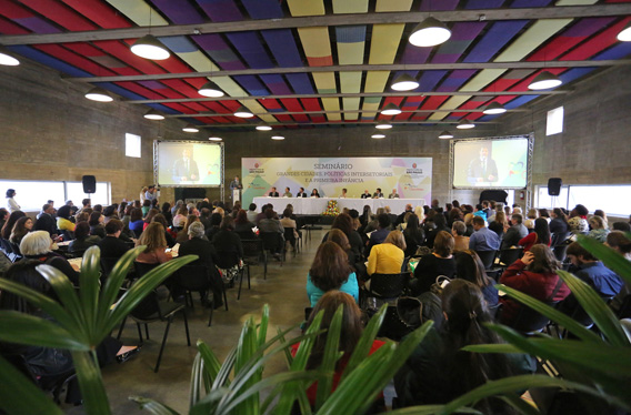 1429364-SEMINÁRIO GRANDES CIDADES, POLÍTICAS INTERSETORIAIS E A PRIMEIRA INFÂNCIA”