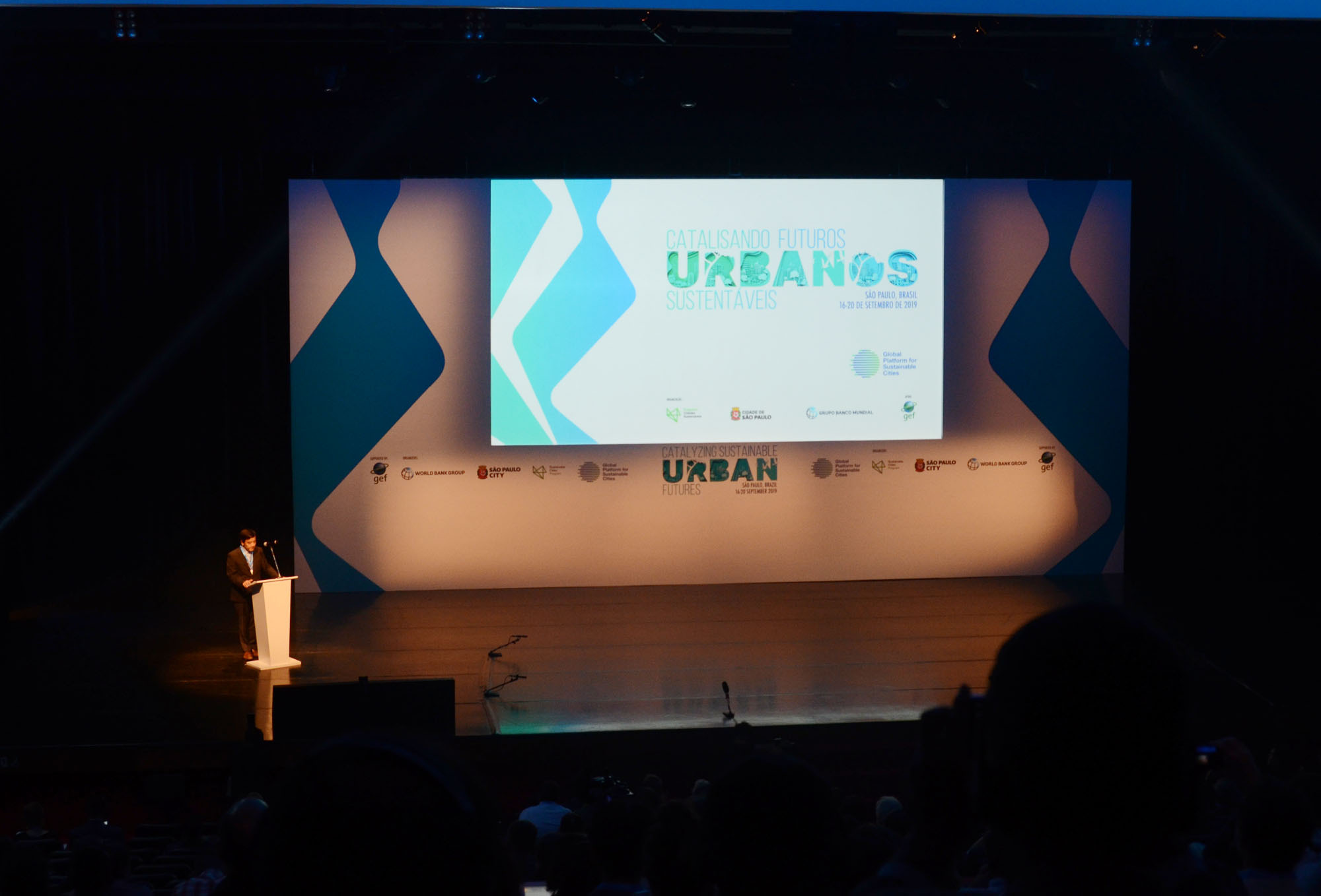 767076-Conferencia Internacional Cidades Sustentáveis