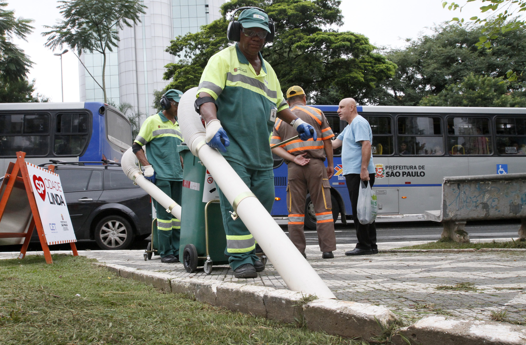 839388-Programa Cidade Linda na Av. Cruzeiro do Sul, Zona Norte