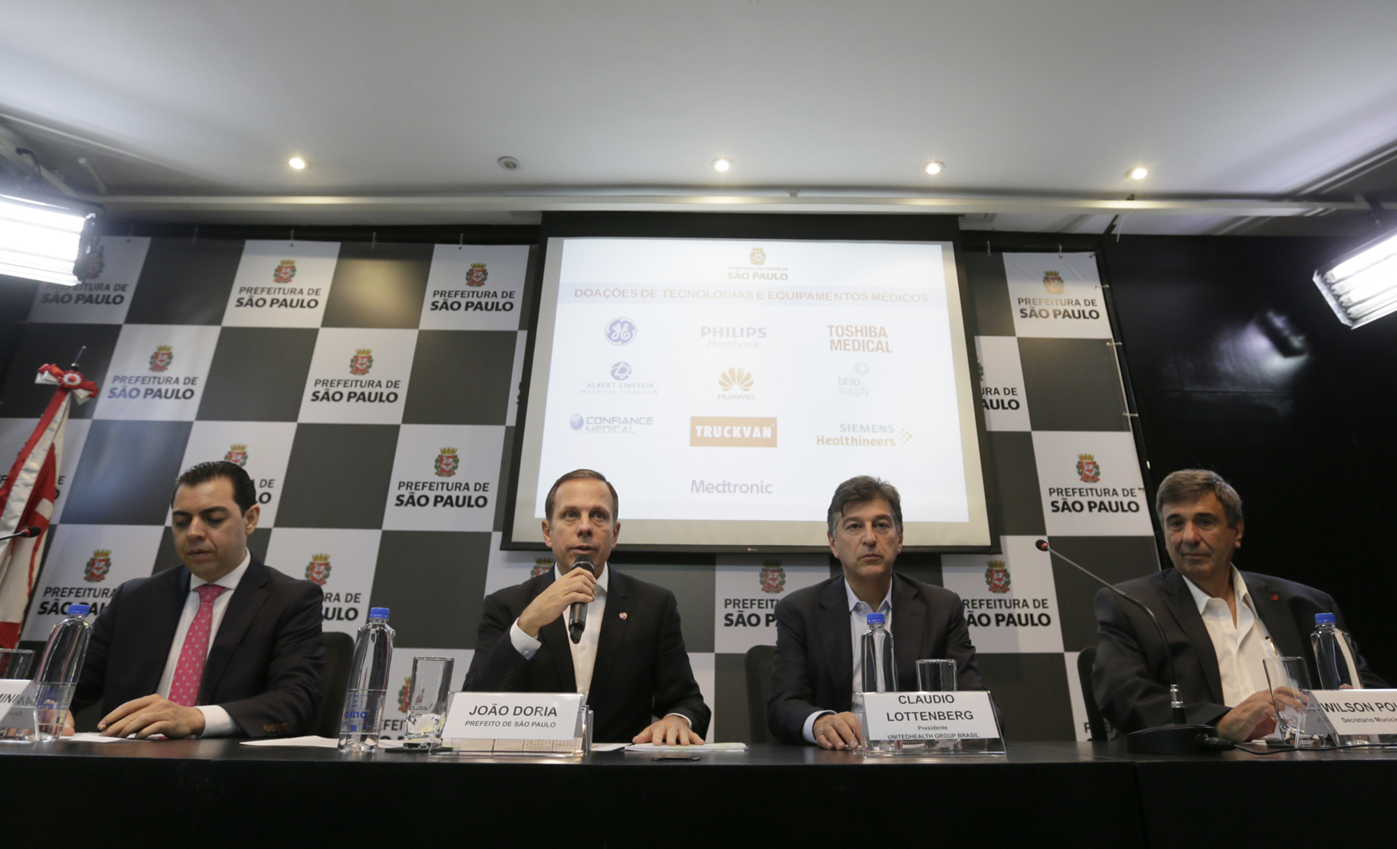 842567-Coletiva de Imprensa sobre DOAÇÕES DE EQUIPAMENTOS MÉDICOS