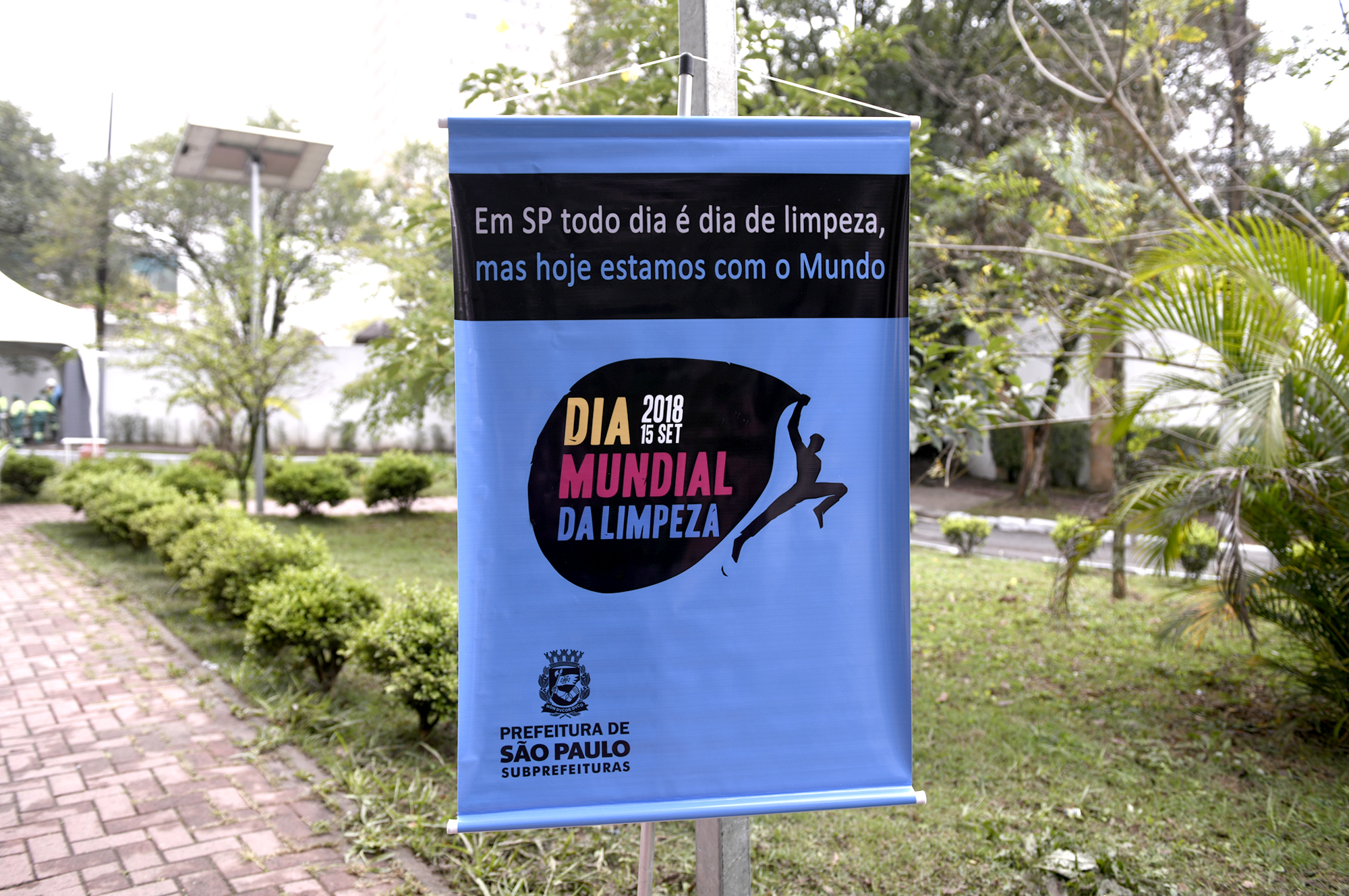 851407-Dia Mundial da Limpeza . Homenagem aos Trabalhadores de Limpeza . Zeladoria Subprefeitura Pinheiros