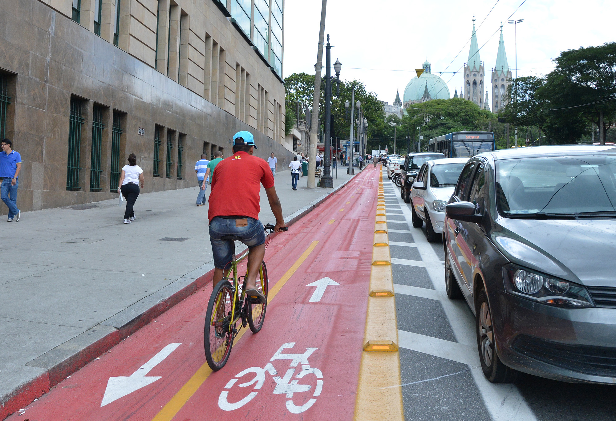 889350-Prefeitura alcança meta de implantar 400 quilômetros de ciclovias

