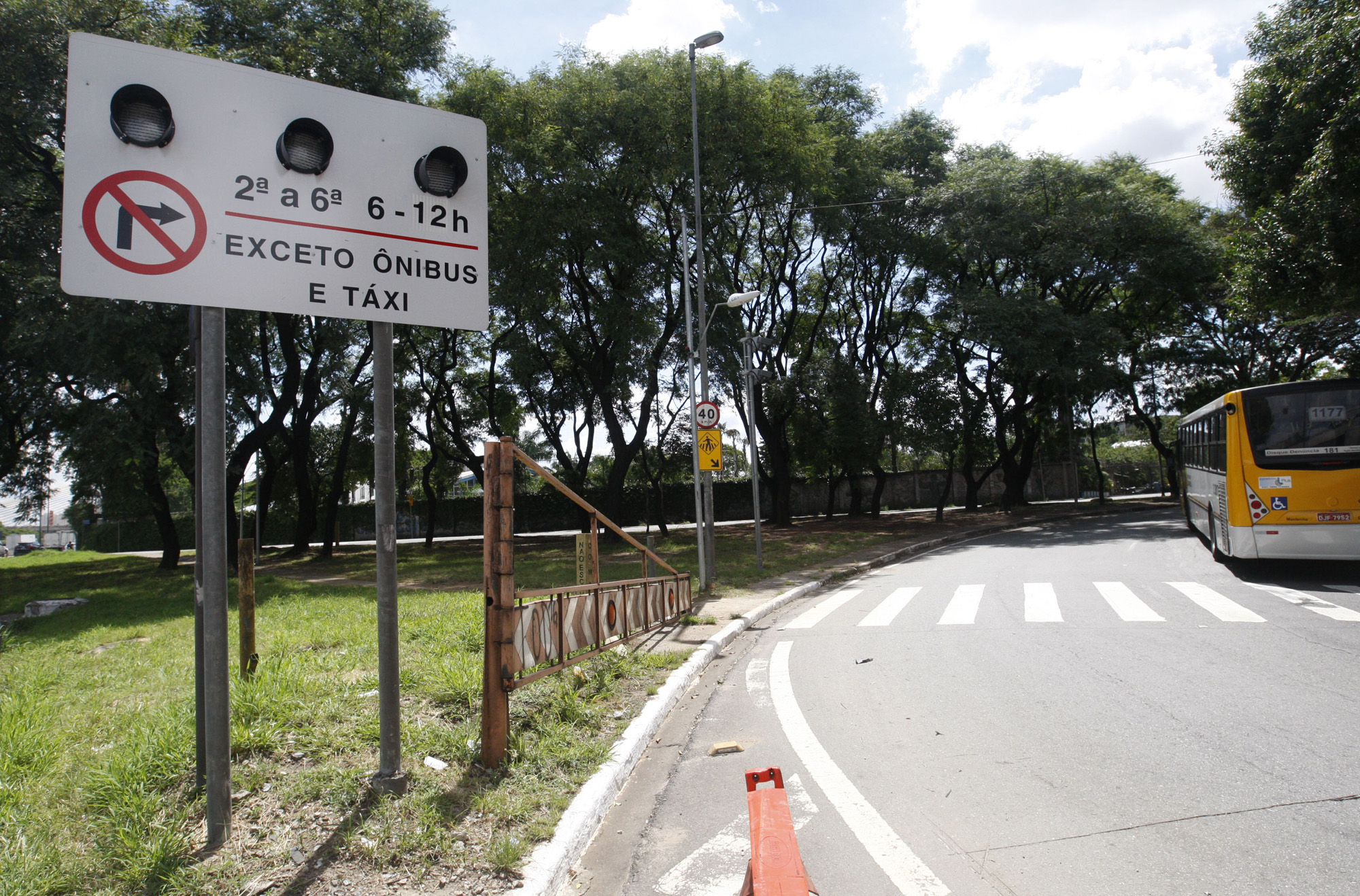 894647-Ponte das Bandeiras
