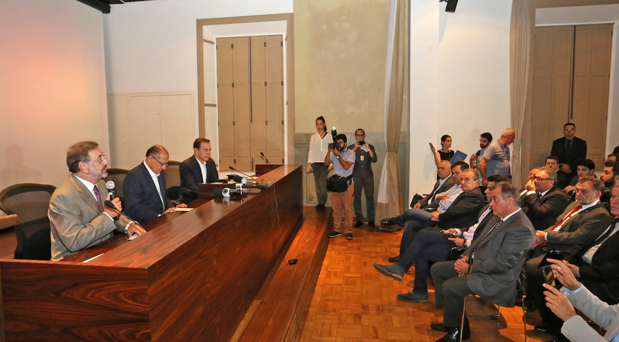915944-ASSINATURA DE CONVÊNIO ENTRE PREFEITURA E GOVERNO DO ESTADO E FISCALIZAÇÃO EM POSTO DE COMBUSTÍVEIS