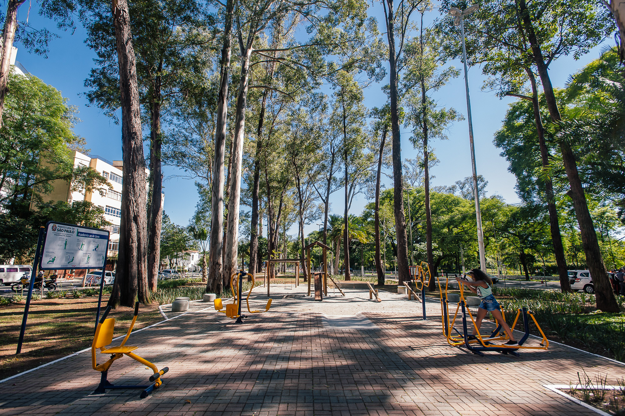 945230-ENTREGA das OBRAS de REVITALIZAÇÃO da PRAÇA CIDADE de MILÃO