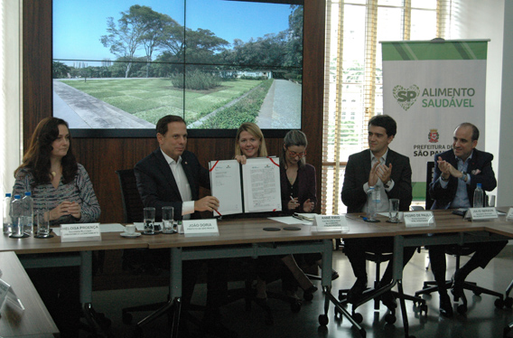 1009047-galeria_20171121_Assinatura_de_Acordo_de_Cooperacao_entre_a_Bloomberg_philanthropies_LG_1.jpg