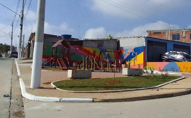 Jardim da União - Implantação de mobiliário urbano (brinquedos, acad. ar livre e bancos.