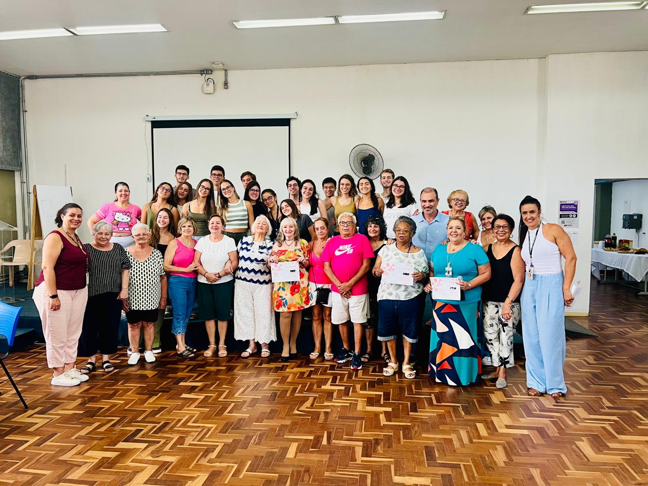 Alunos da Faculdade Santa Casa, grupo Fidalgas e o Subprefeito Magal Guerra