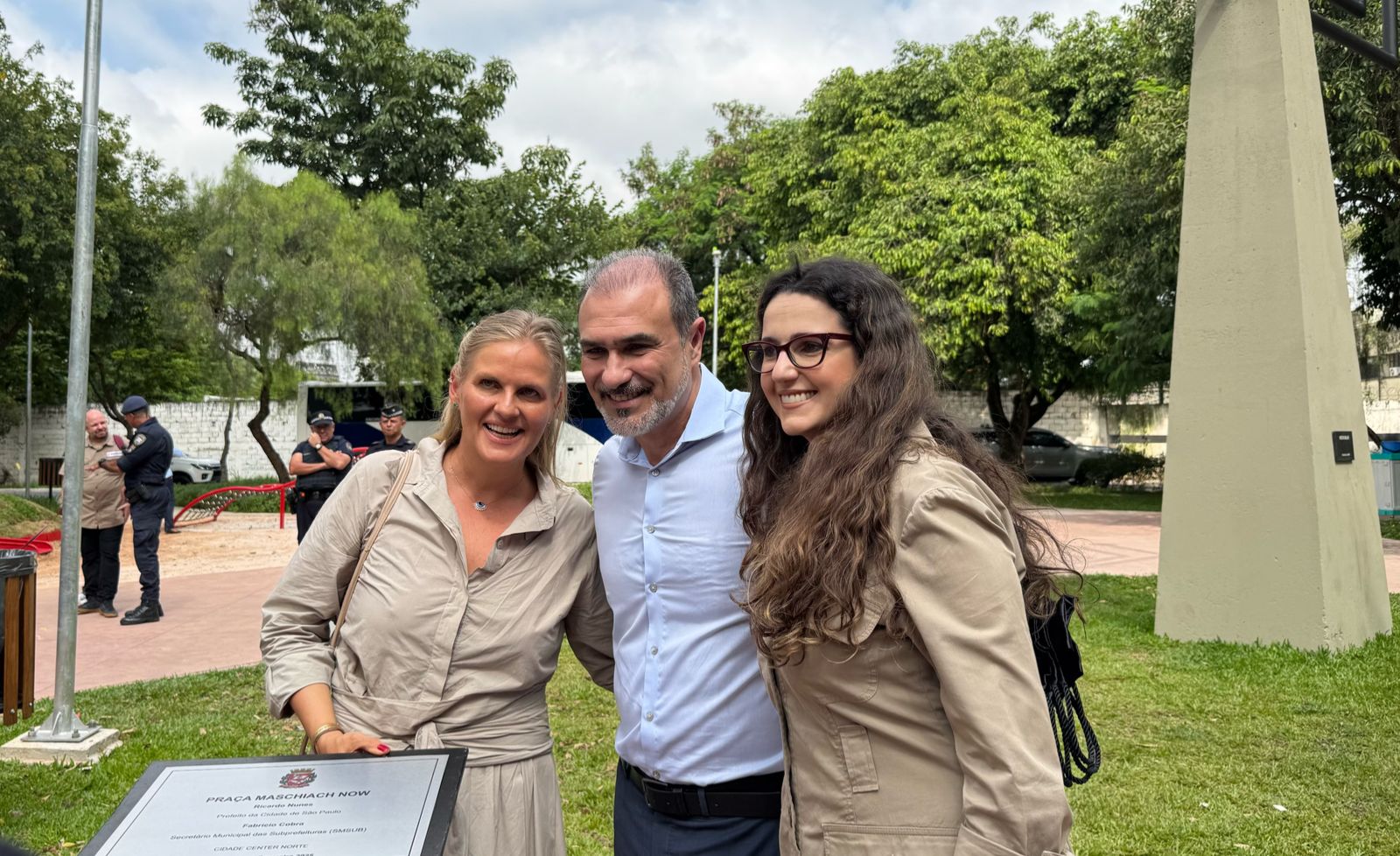 Da esquerda para Direita Gabriela Baumgart (Presidente do Conselho de Administração do Grupo Baumgart e do Instituto Center Norte); Magal Guerra (Subprefeito Santana Tucuruvi) e Tatiana Robles, (Secretária Adjunta SMSUB),