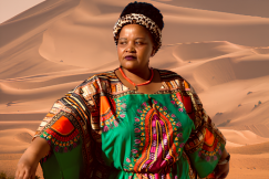 Clarah Swatson - Cantando e contando a África
